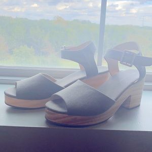 Kelsi Dagger Grey Clog Sandals